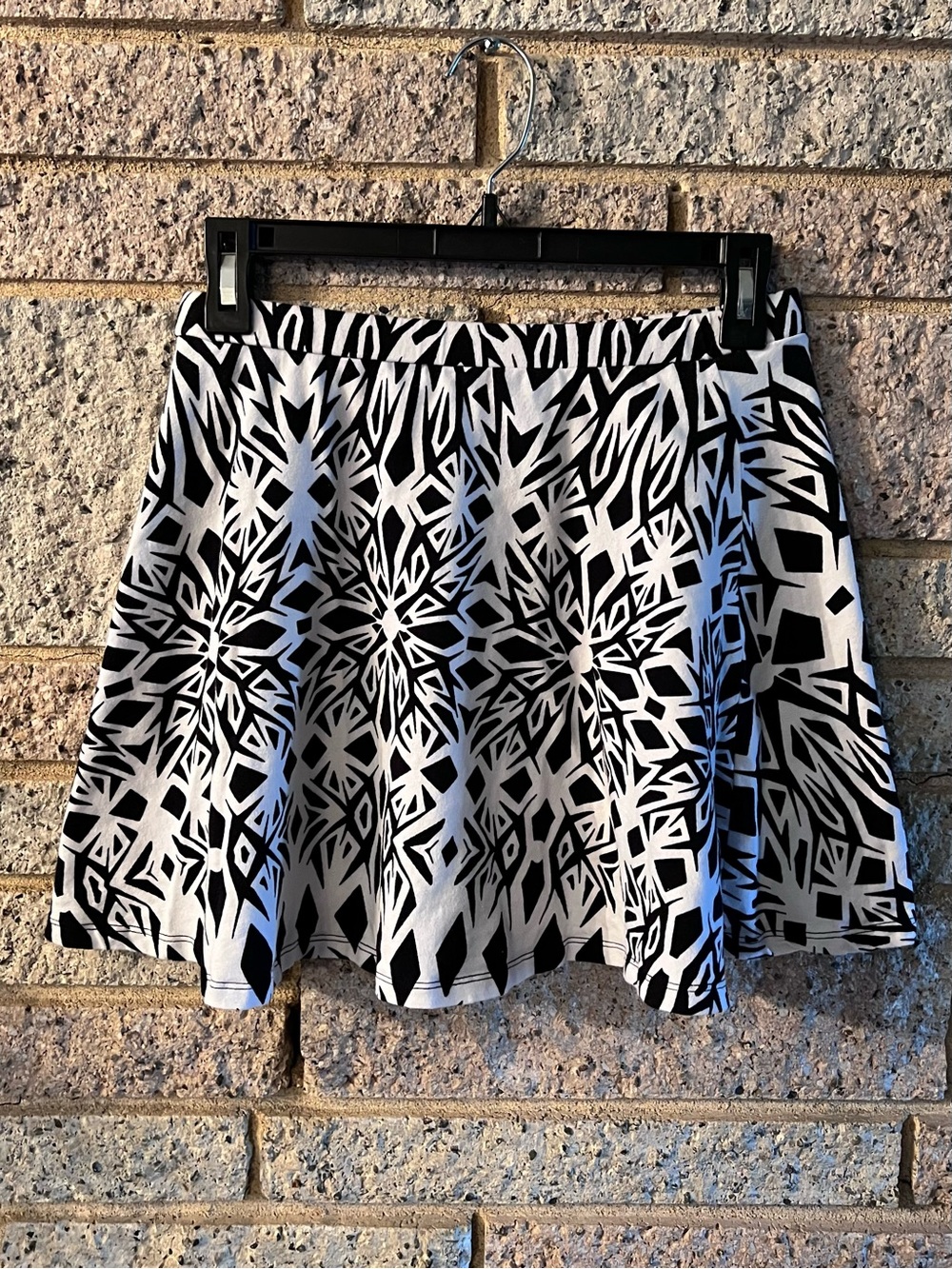 Girls Black & White Geometric Skater Skirt, S/M